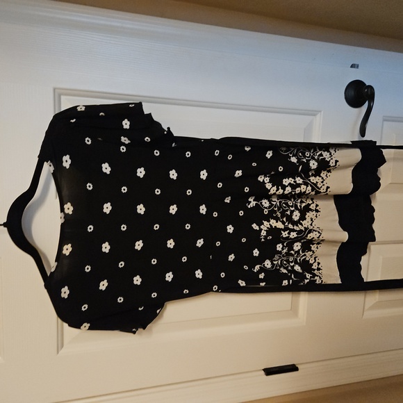 Floral top - Picture 2 of 2